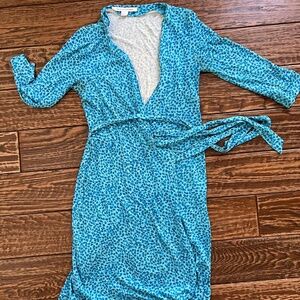 Diane Von Furstenberg classic wrap dress size 6 DVF 100% Silk